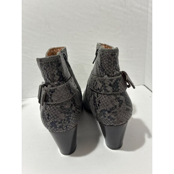 Vionic Naomi booties women’s Gray Suede Snake Print Ankle heels Buckle 8.5 - Picture 3 of 7
